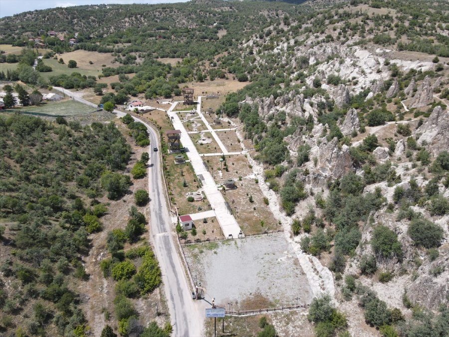 Ankara'daki "abacı Peribacaları" Doğal Güzelliğiyle Ziyaretçilerini Etkiliyor