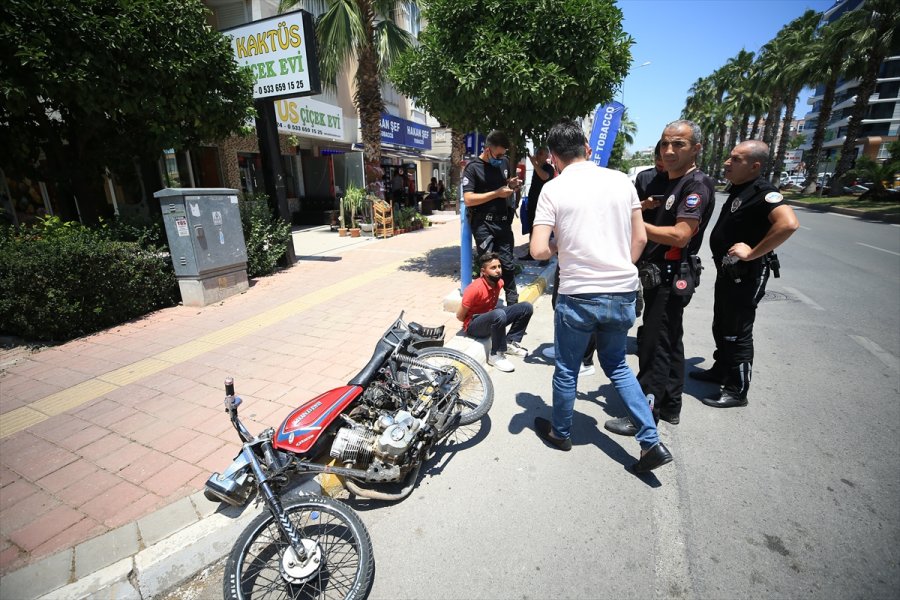 Antalya'da Polisten Kaçan Hırsızlık Şüphelisi Kaza Yapınca Yakalandı