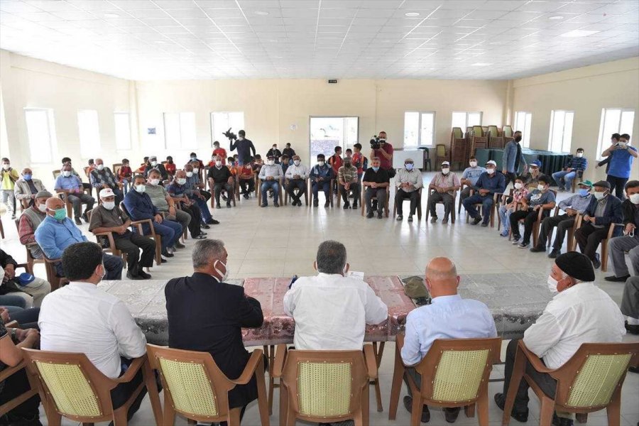 Başkan Memduh Büyükkılıç, Kırsal Mahallelerde Vatandaşlarla Bir Araya Geldi