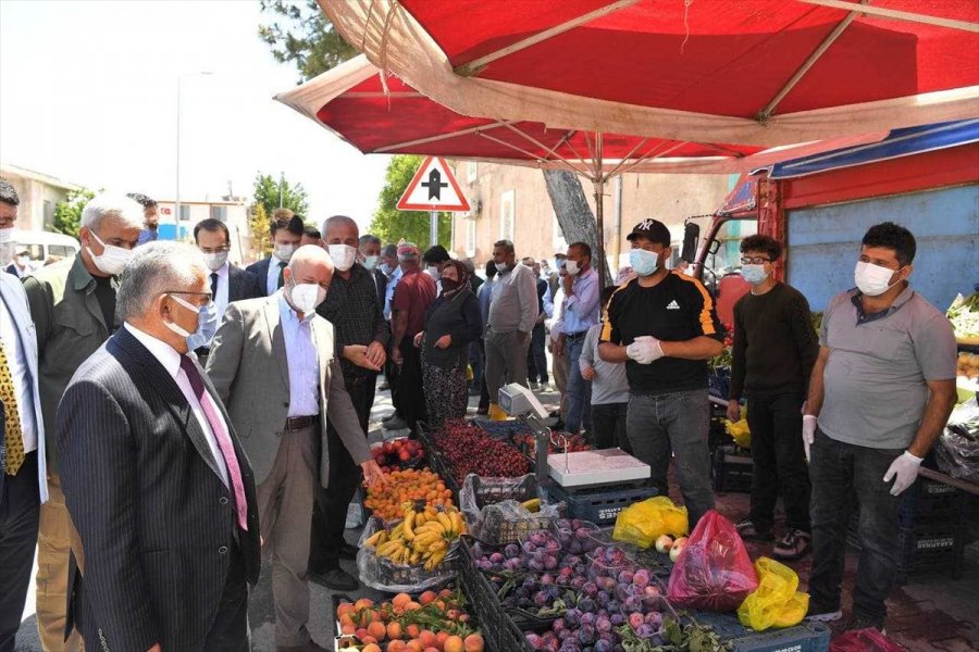 Başkan Memduh Büyükkılıç, Kırsal Mahallelerde Vatandaşlarla Bir Araya Geldi