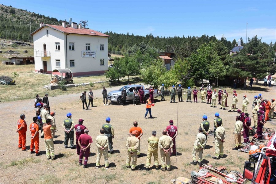 Konya Yangınla Mücadele Eden Ekiplere Eğitim Veriliyor