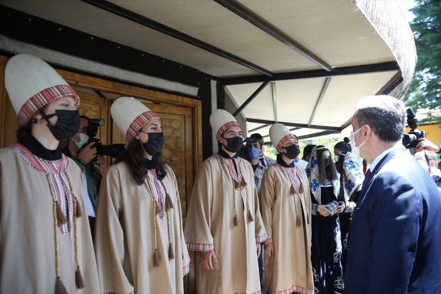 Milli Eğitim Bakanı Selçuk, "anadolu Masalları Eskişehir Masal Evi"nin Açılışını Yaptı: