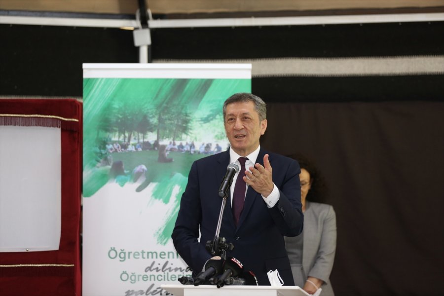 Milli Eğitim Bakanı Selçuk, "anadolu Masalları Eskişehir Masal Evi"nin Açılışını Yaptı: