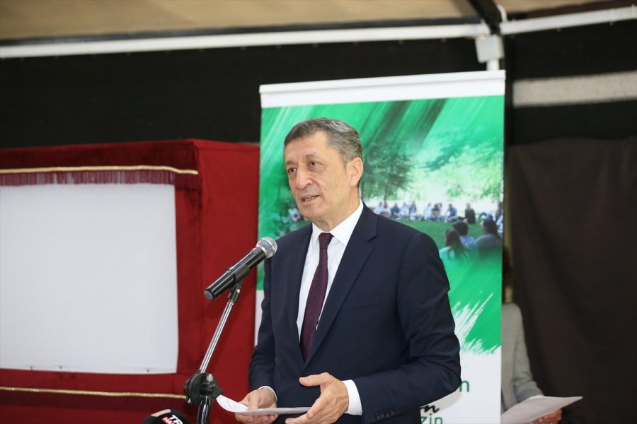 Milli Eğitim Bakanı Selçuk, "anadolu Masalları Eskişehir Masal Evi"nin Açılışını Yaptı: