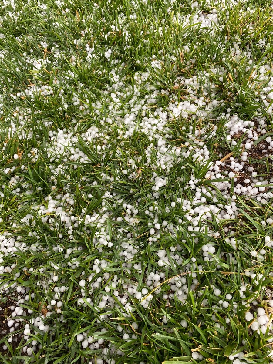 Ankara'nın Bazı Bölgelerine Dolu Yağdı