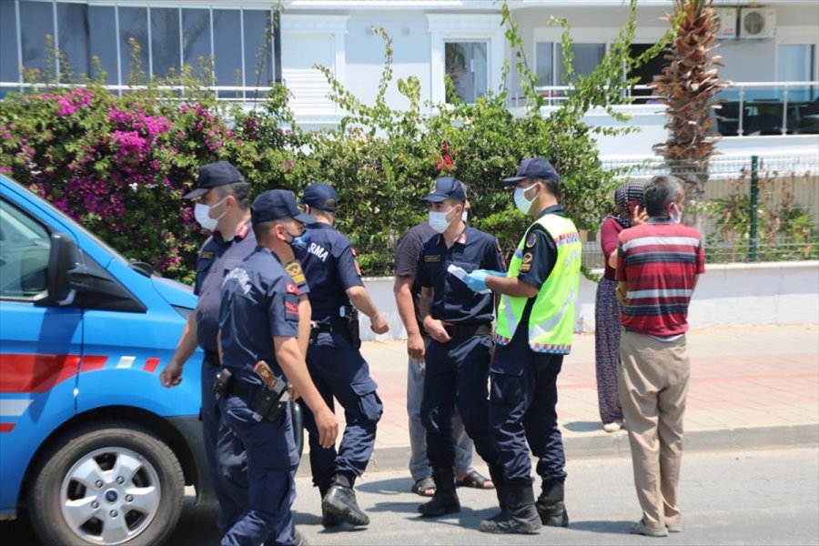 Antalya'da Hafif Ticari Aracın Çarptığı Bisikletin Sürücüsü Öldü