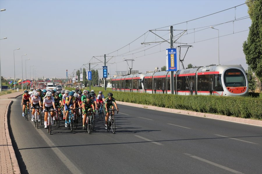 Bu Yaz Erciyes'e Dünyanın Dört Bir Yanından Bisiklet Sporcusu Gelecek