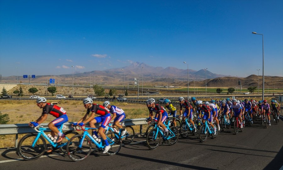 Bu Yaz Erciyes'e Dünyanın Dört Bir Yanından Bisiklet Sporcusu Gelecek