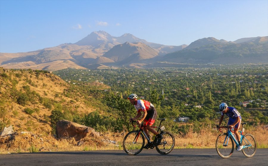 Bu Yaz Erciyes'e Dünyanın Dört Bir Yanından Bisiklet Sporcusu Gelecek