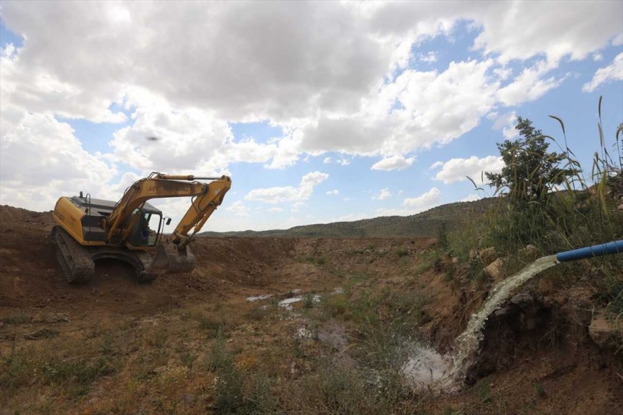 Erciyes'in Kar Suları 4 Göletle Hayvanlara Ulaşıyor