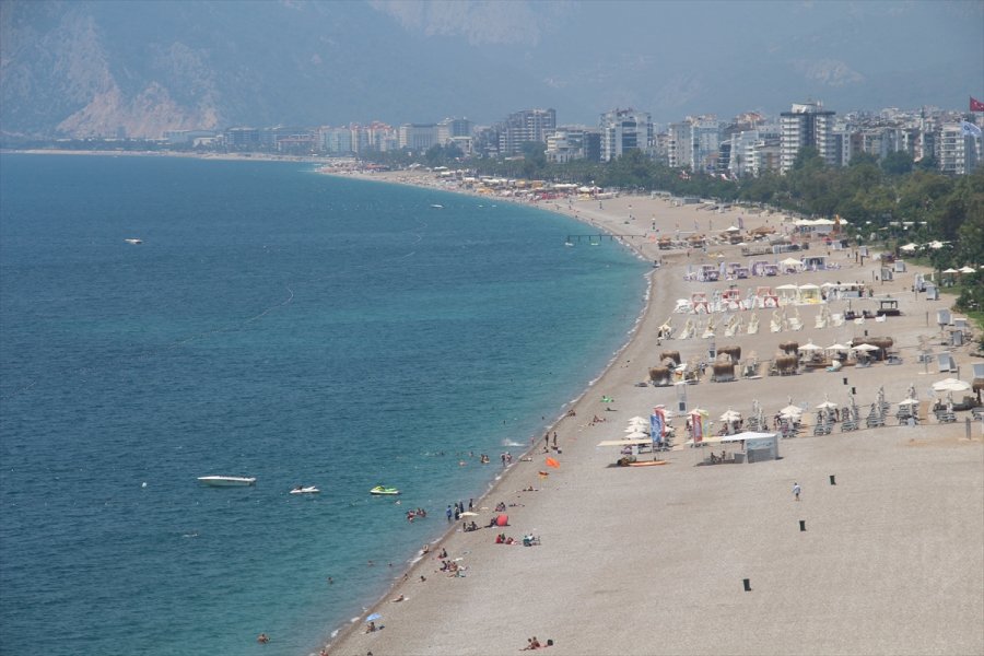 Turizmin Başkenti Antalya İle Muğla'da Sokağa Çıkma Kısıtlaması Nedeniyle Sessizlik Hakim