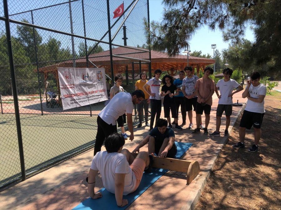 Antalya'da Üniversite Adayları Yks Öncesi Moral Ve Motivasyon Kampında Buluştu