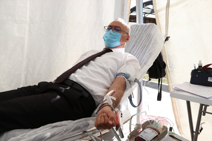 Her Kan Bağışıyla Hastalara Umut, Çevresindekilere Örnek Oluyor