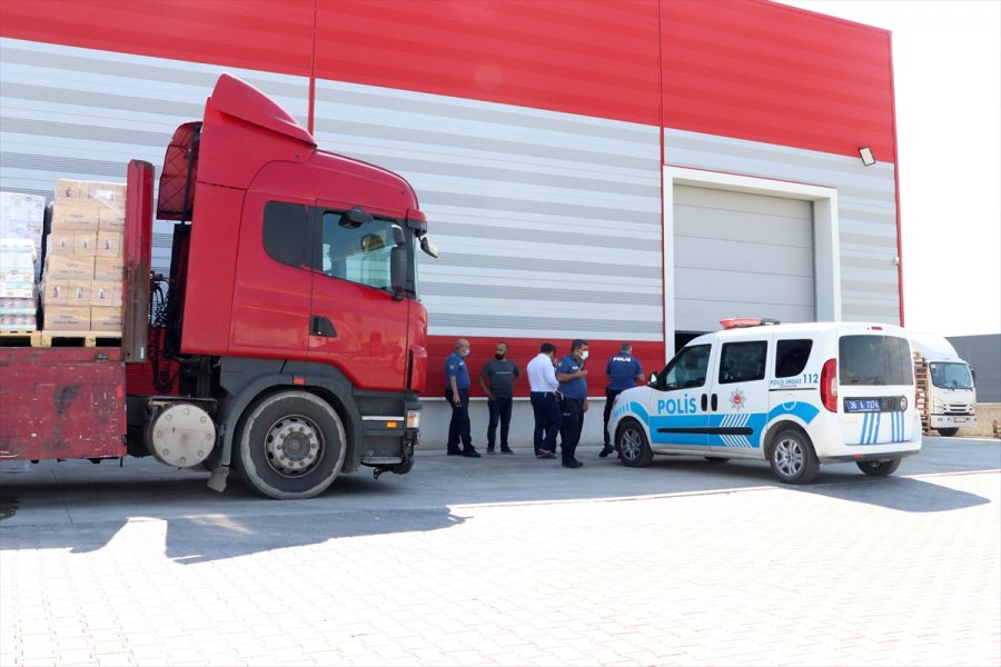 Kayseri'de Husumetli Oldukları Kişi Zannettikleri Tır Sürücüsünü Levye İle Darbettiler