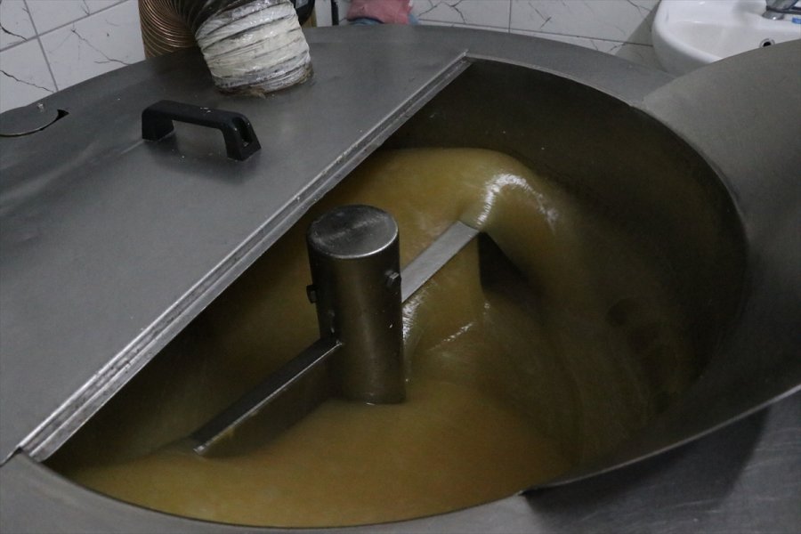 Niğde'de Elmalı Lokum Ve Baklava Üretildi