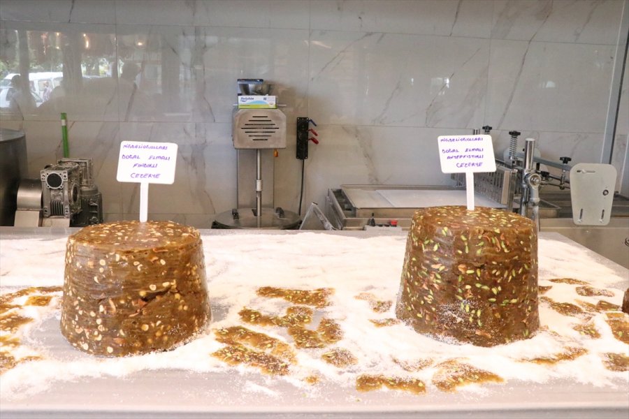 Niğde'de Elmalı Lokum Ve Baklava Üretildi