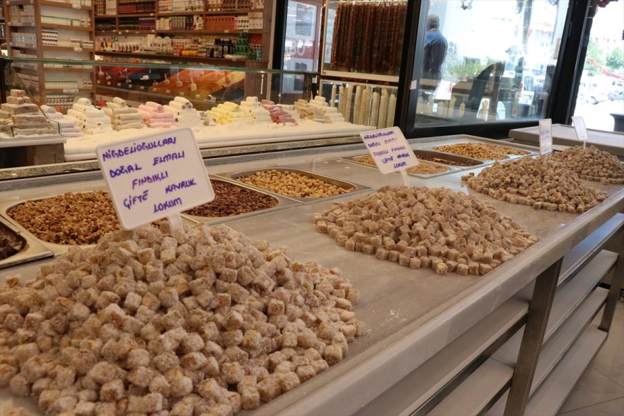 Niğde'de Elmalı Lokum Ve Baklava Üretildi