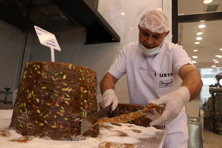 Niğde'de Elmalı Lokum Ve Baklava Üretildi