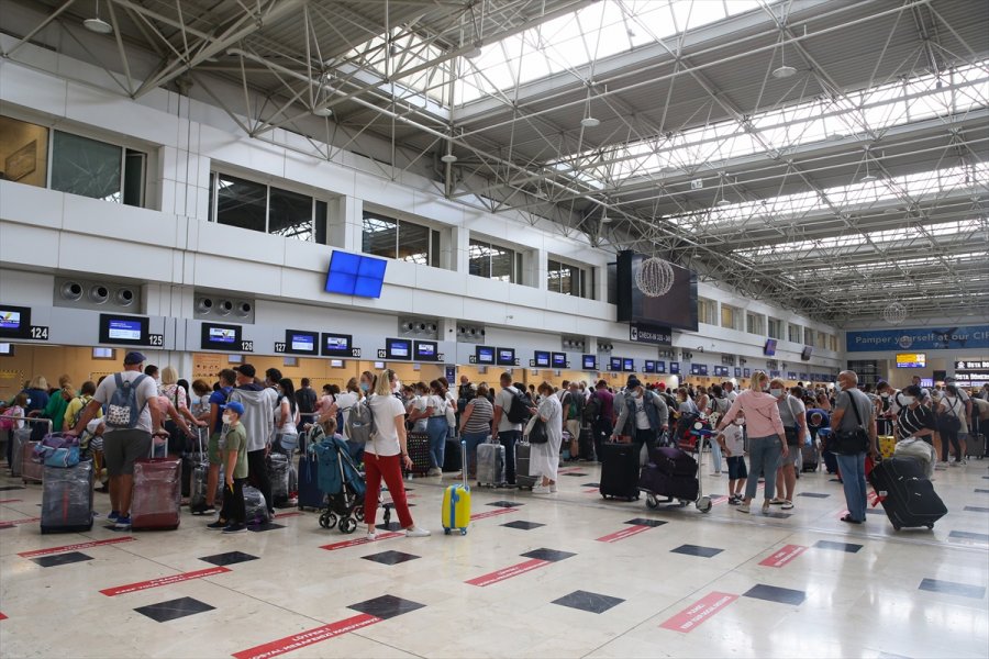 "turizmin Başkenti" Antalya'da Hava Yolu Trafiği Haziranda Hareketlendi