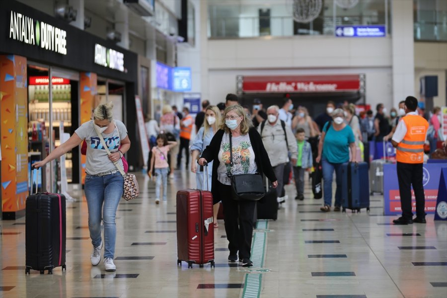 "turizmin Başkenti" Antalya'da Hava Yolu Trafiği Haziranda Hareketlendi