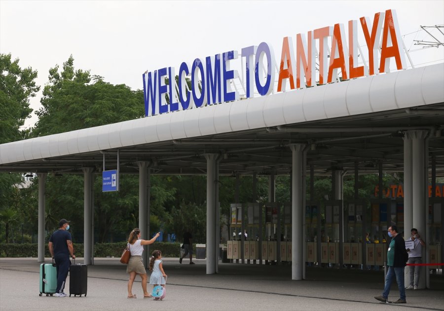"turizmin Başkenti" Antalya'da Hava Yolu Trafiği Haziranda Hareketlendi