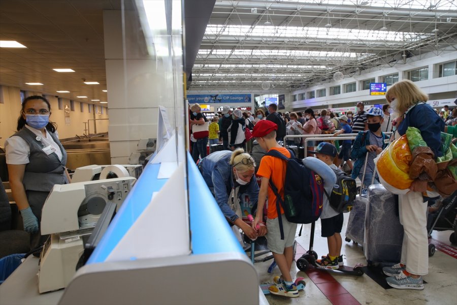 "turizmin Başkenti" Antalya'da Hava Yolu Trafiği Haziranda Hareketlendi