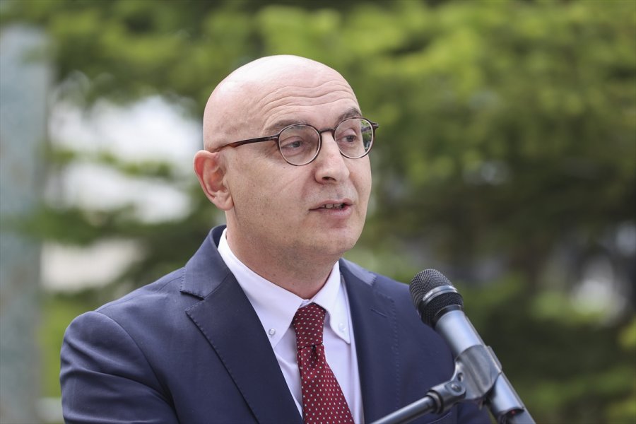 Yunus Emre Döneminin Kıyafetleri Ve Felsefesini Anlatan Resimlerin Yer Aldığı "gel Gör Beni" Sergisi Açıldı