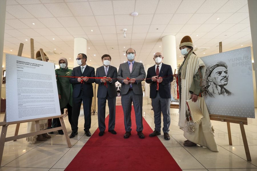 Yunus Emre Döneminin Kıyafetleri Ve Felsefesini Anlatan Resimlerin Yer Aldığı "gel Gör Beni" Sergisi Açıldı