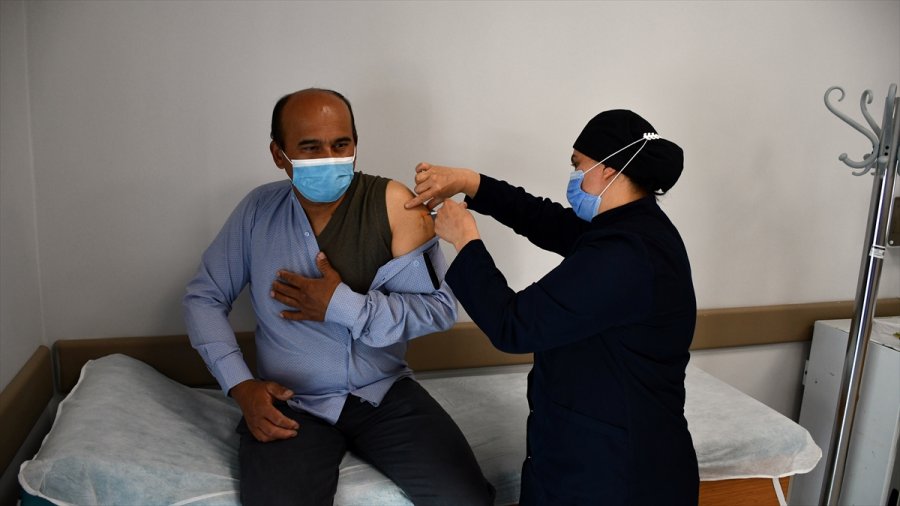 İç Anadolu'da Sgk'ye Kayıtlı Çalışanların Aşılanmasına Başlandı