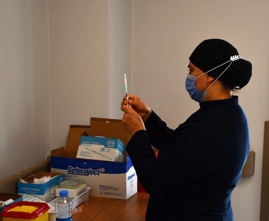 İç Anadolu'da Sgk'ye Kayıtlı Çalışanların Aşılanmasına Başlandı