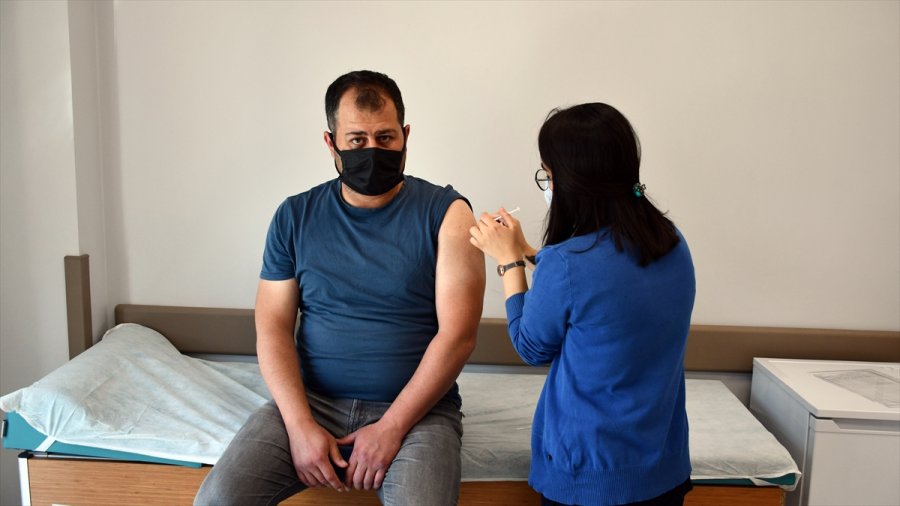İç Anadolu'da Sgk'ye Kayıtlı Çalışanların Aşılanmasına Başlandı