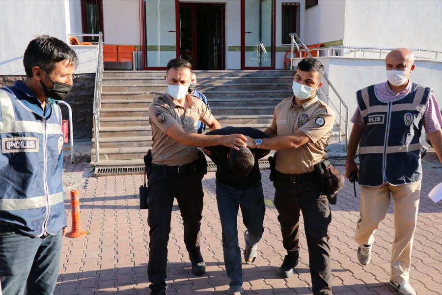 Kayseri'de Nöroloji Uzmanı Doktoru Silahla Bacağından Yaralayan Zanlı Tutuklandı