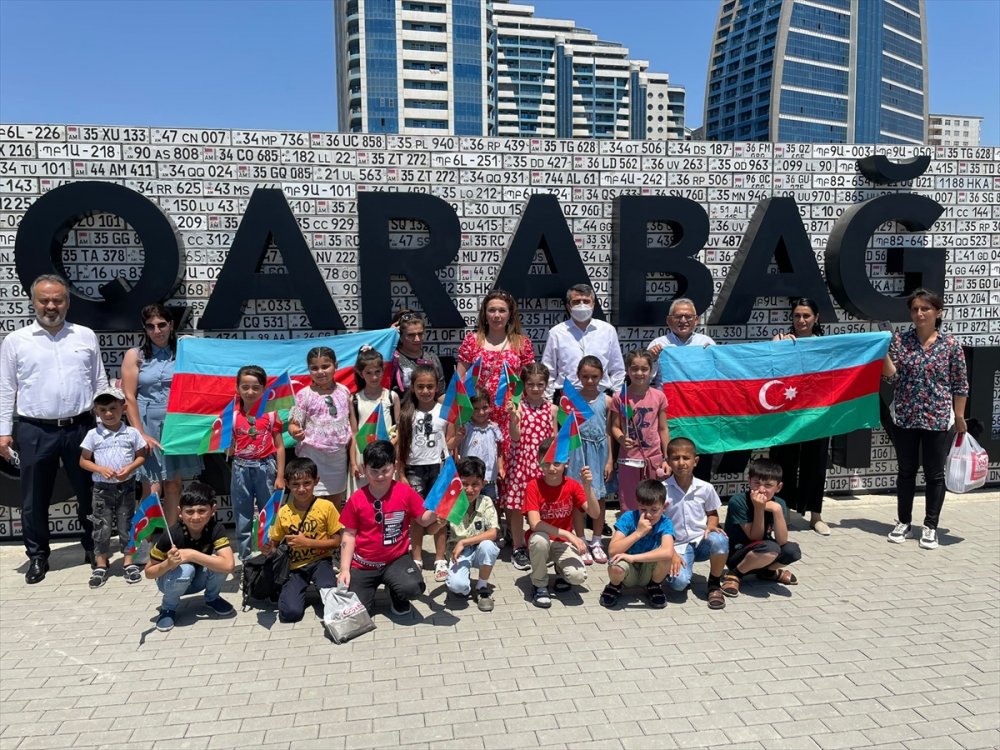 Büyükkılıç, Bakü'de Türk Ve Azerbaycan Şehitliklerini Ziyaret Etti