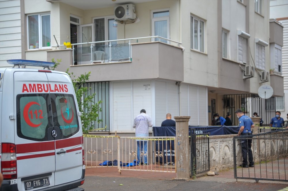 Halı Silkelerken Düşen 53 Yaşındaki Kadın Hayatını Kaybetti