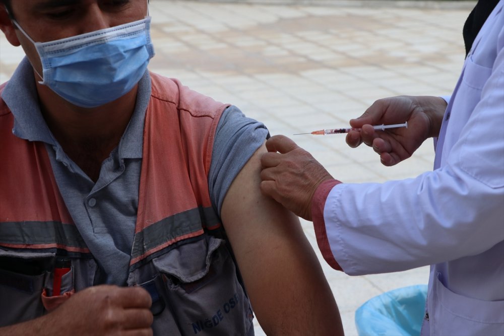 Niğde'de Organize Sanayi Bölgesinde "mobil Aşı" Uygulaması Başladı