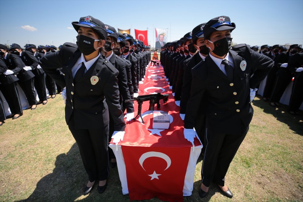 Aksaray'da Polis Adayları Mezuniyet Sevinci Yaşadı