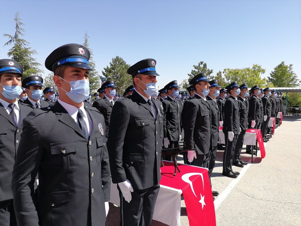 Ereğli'de Polis Adaylarının Mezuniyet Sevinci