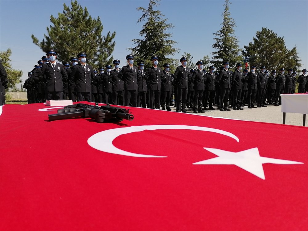 Ereğli'de Polis Adaylarının Mezuniyet Sevinci