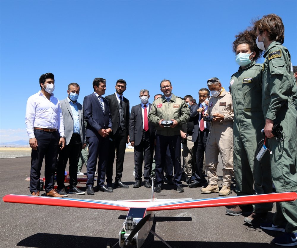 Gençlik Ve Spor Bakanı Kasapoğlu, Gençlik Ve Spor Yatırımları Protokol Töreninde Konuştu