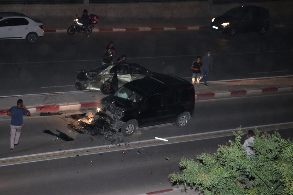 Karaman'da Hafif Ticari Araç İle Otomobil Çarpıştı: 2 Yaralı