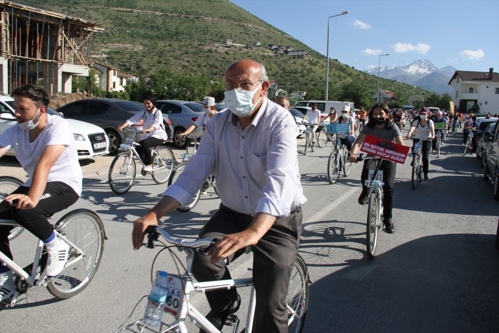 Kayseri'de Babalar Ve Çocukları Bisiklet Turu Etkinliğine Katıldı