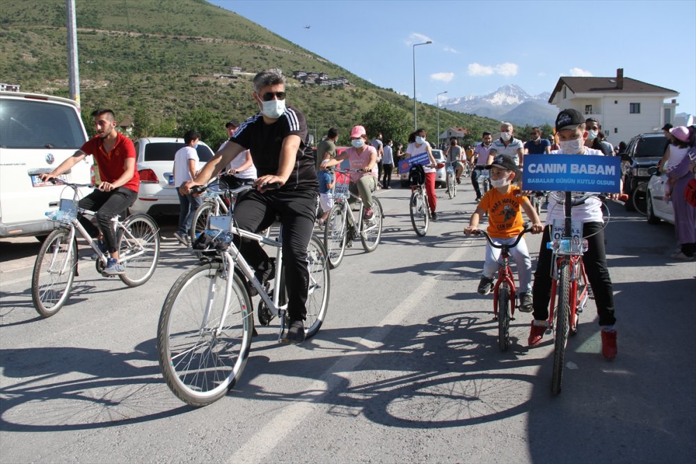 Kayseri'de Babalar Ve Çocukları Bisiklet Turu Etkinliğine Katıldı