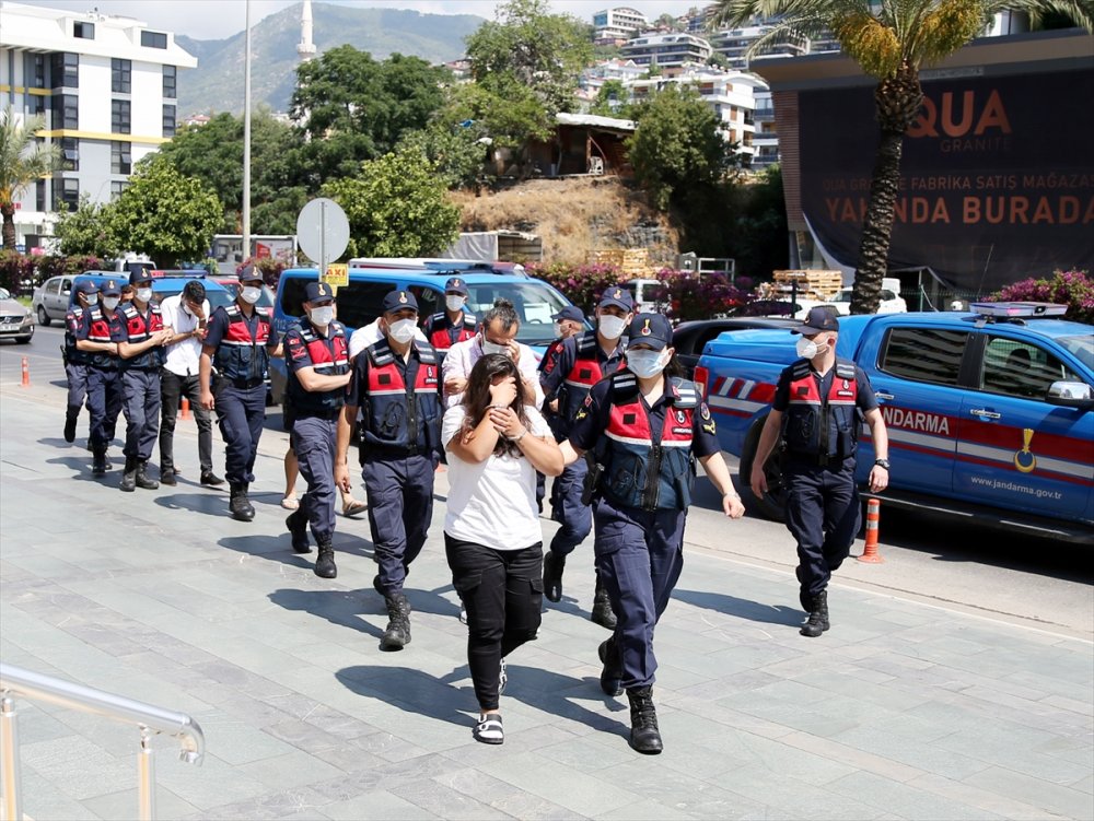 Konya ve Antalya'da İnsan Kaçakçılarına Operasyon