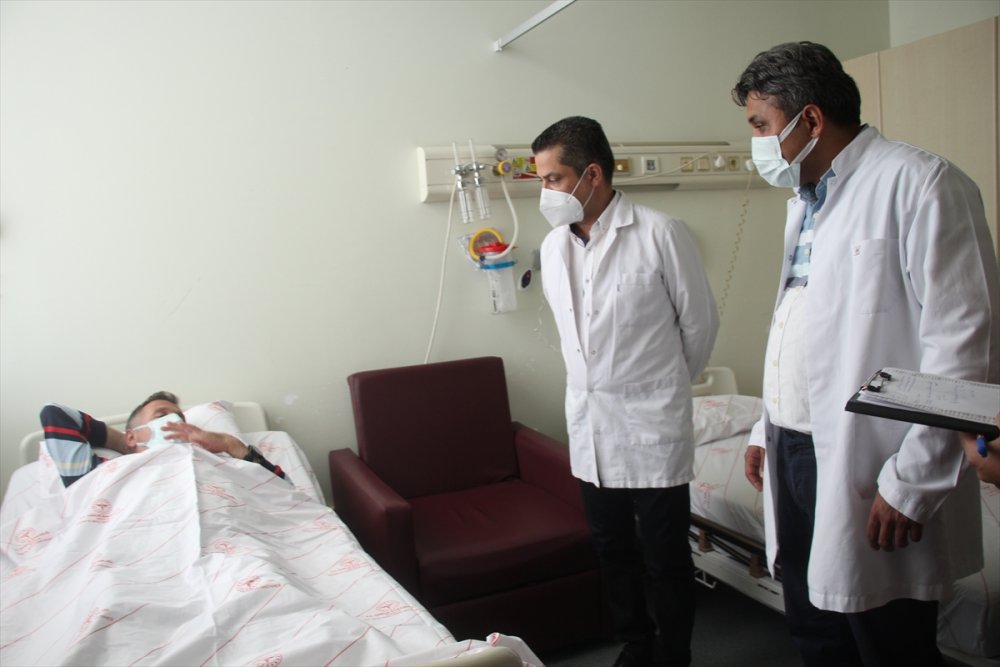 Bir Böbreğini Kızına Veren Fedakar Baba Az Daha Diğerini de Kaybediyordu