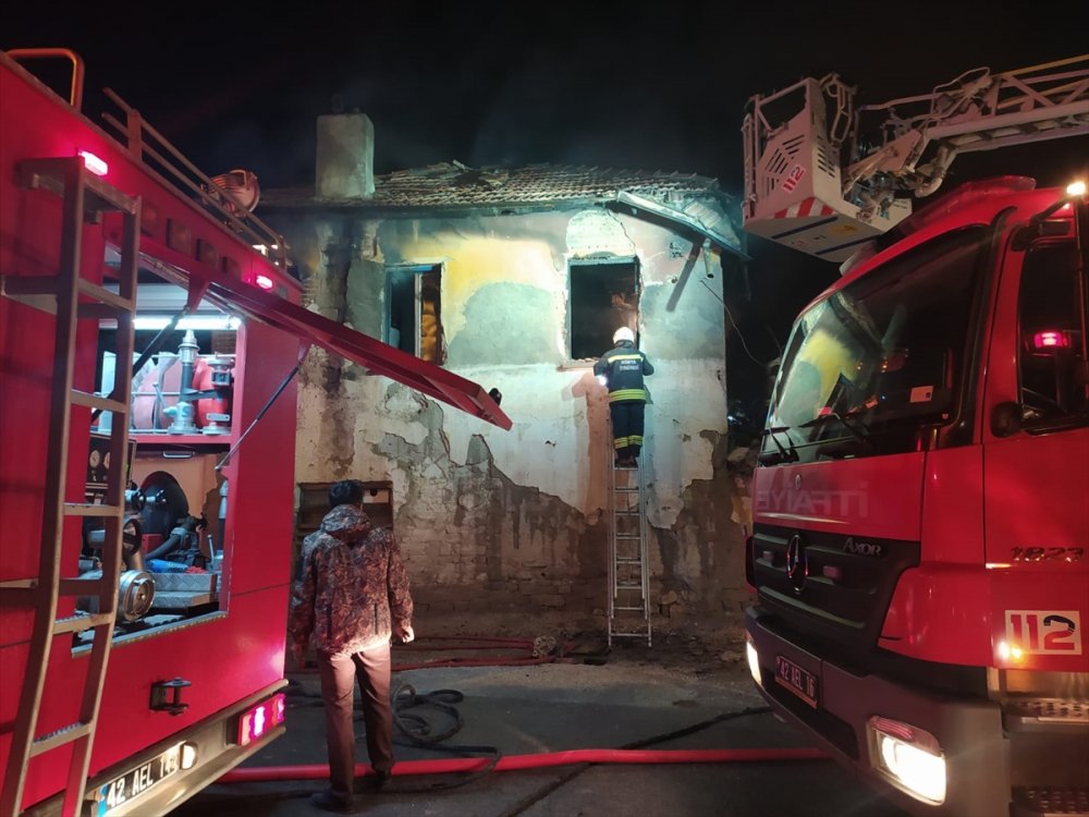 Konya'da Suriyeli Ailenin Kaldığı Evde Çıkan Yangında 3 Çocuk Öldü