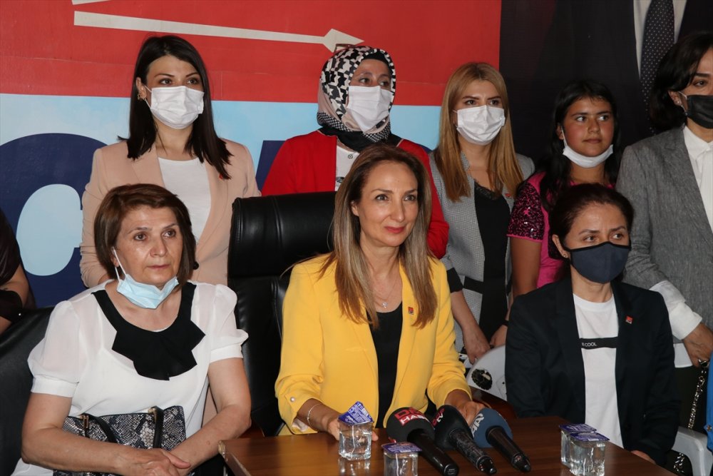 Chp Kadın Kolları Genel Başkanı Nazlıaka, Niğde'de Esnafı Ziyaret Etti