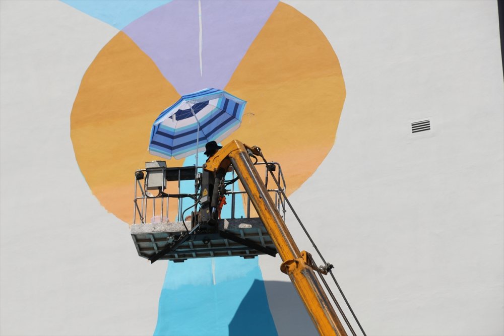 "Turizmin Başkenti" Antalya'da Duvarlar "Mural Art" İle Renkleniyor