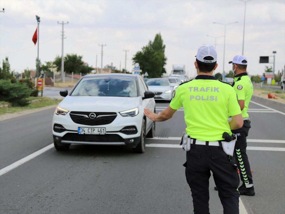 Aksaray'da Helikopterli Trafik Denetiminde 29 Sürücüye Ceza Kesildi