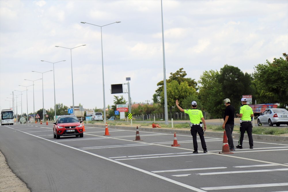 Aksaray'da Helikopterli Trafik Denetiminde 29 Sürücüye Ceza Kesildi