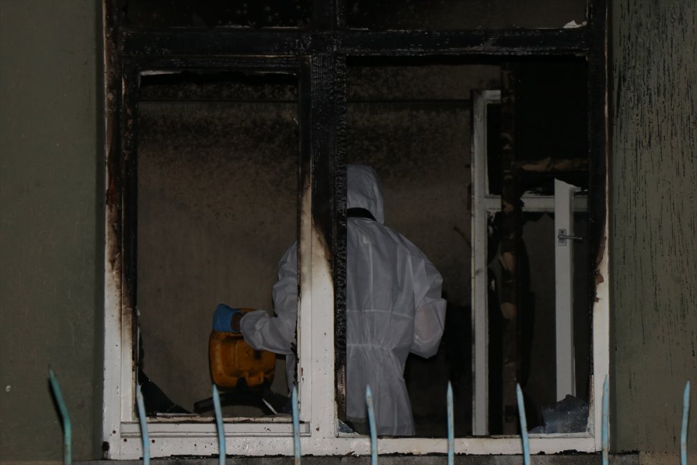 Kayseri'de Apartmanın Zemin Katında Çıkan Yangın Hasara Neden Oldu